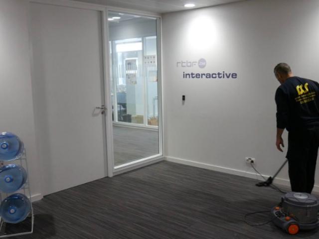 Nettoyage des locaux , sol et moquette de la RTBF Belgique - Partenariat Fcs & RTBF